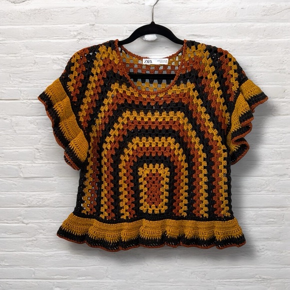 ⭐️ Zara Short Sleeve Ruffle Black Brown Gold Crochet Knit Ruffle Crop Top MEDIUM - Picture 3 of 12